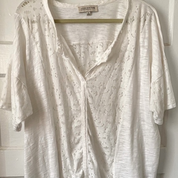 Jones New York Tops - Jones New York Lace White Short sleeve top Size 2X